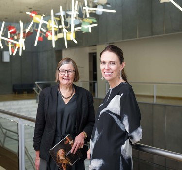Jenny Harper with Prime Minister Jacinda Ardern at the Gallery in February 2018. 