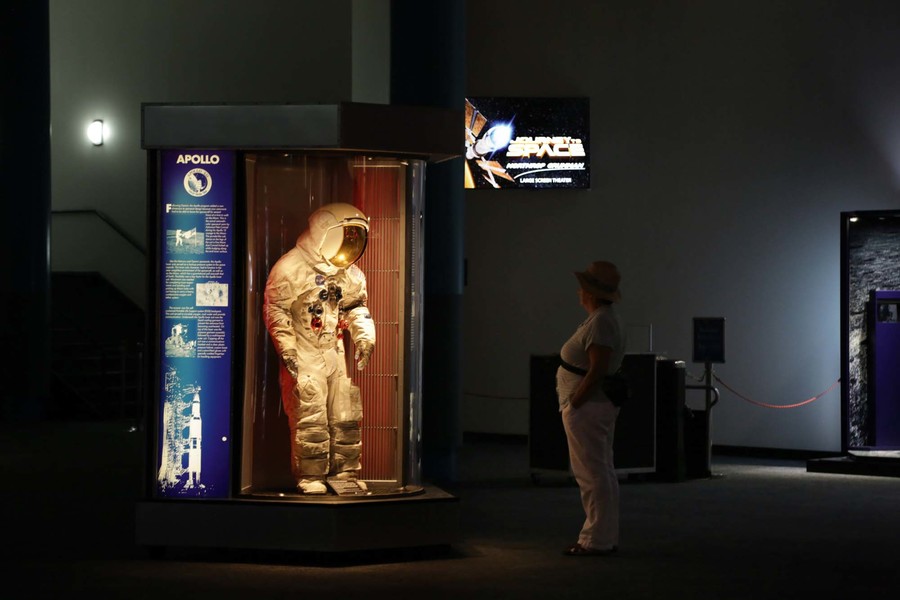 Liyen Chong Worn on the Moon, from On the Revolutions of the Heavenly Spheres (2016), an Instagram live-feed performance in Houston and broadcast as part of the Auckland Art Fair Projects 2016.