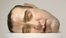 Ron Mueck Mask II 2002. Polyester resin, fibreglass, steel, plywood, synthetic hair, second edition, artist's proof. Private collection. © Ron Mueck courtesy Anthony d'Offay, London