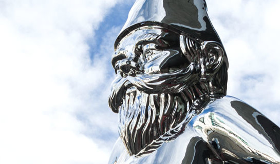 Gregor Kregar Large Wise Gnome (detail) 2007. Mirror-polished stainless steel. Courtesy the artist and Gow Langsford Gallery