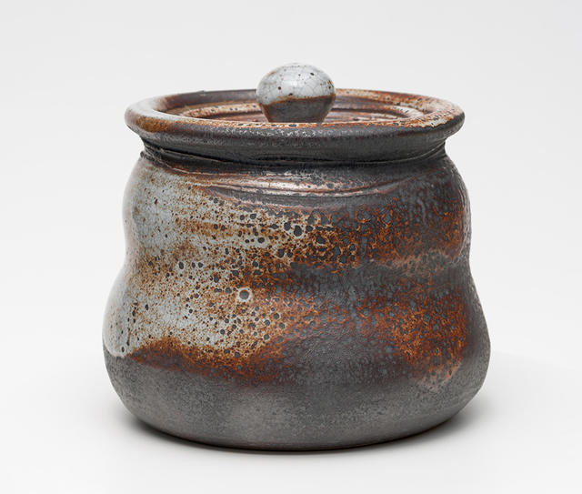 Medium-sized Pot & Lid