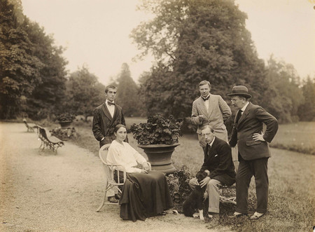 Léonide Massine, Natalia Goncharova, Mikhail Larionov, Igor Stravinsky, Leon Bakst. Ouchy, Switzerland, 1915