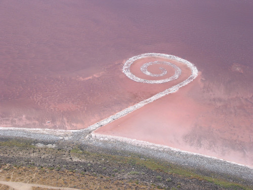 Robert Smithson Spiral jetty 1970. Image source: www.artistsofutah.org