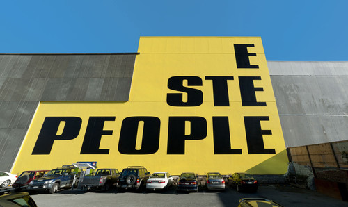 Kay Rosen Here Are the People and There Is the Steeple 2012. Acrylic paint on wall, Christchurch Public Art Gallery, Christchurch, New Zealand. Photo: John Collie. © Kay Rosen